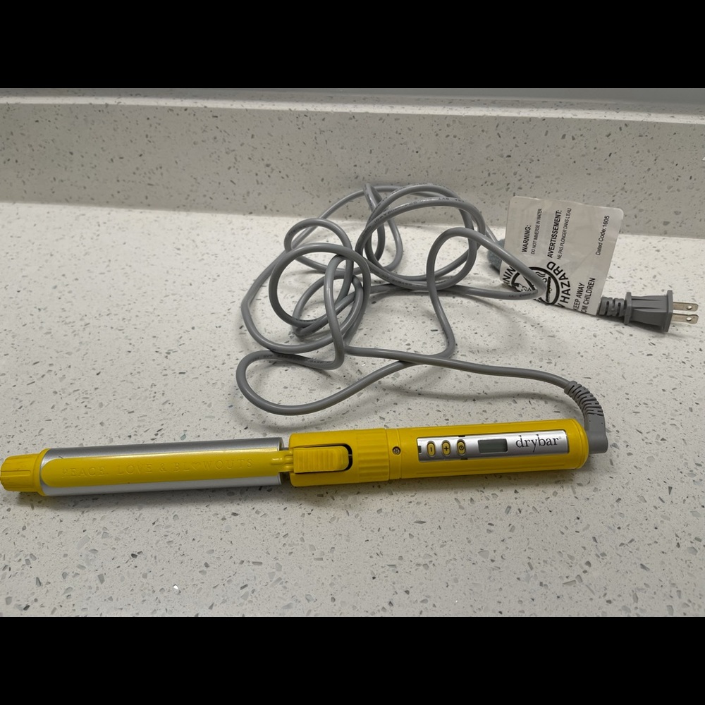 Drybar curling iron